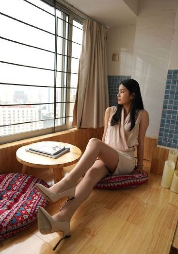 大胸的女大学生